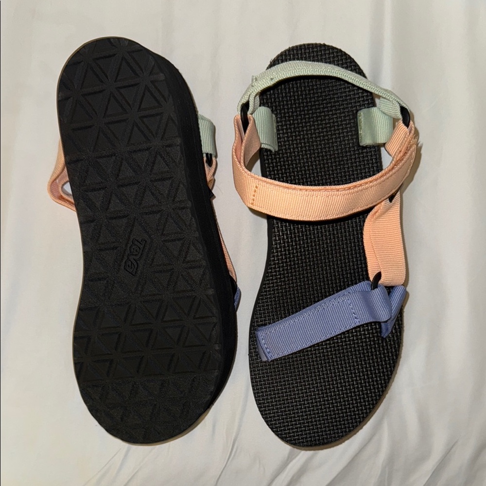 Teva Flatform Universal Platform Sandal - Picture 8 of 9